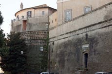 Condenan a exjefe de Banco Vaticano y abogado por desfalco