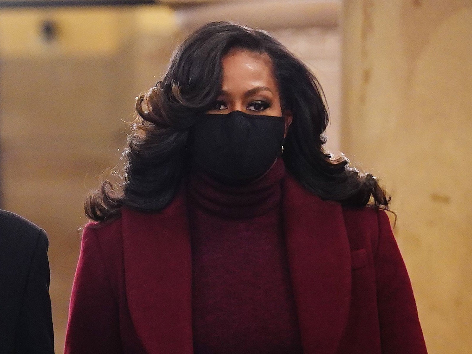 Michelle Obama dice que prohíbe a cualquier persona que no esté vacunada acercarse a su familia