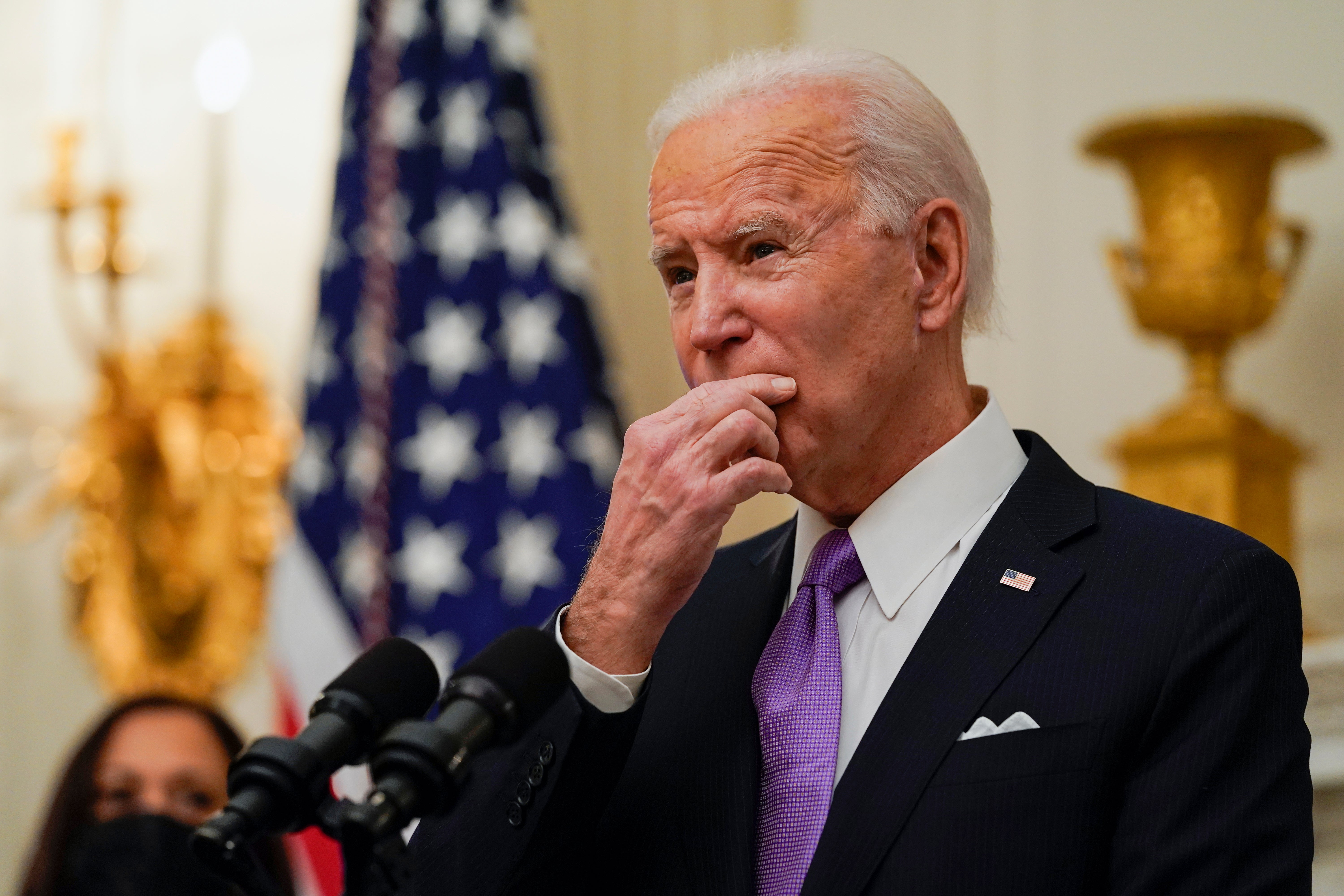 Biden ordena medidas económicas de emergencia