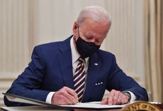 COVID-19: Biden firma órdenes ejecutivas para dar asistencia económica