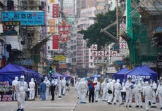 COVID: Hong Kong confina a miles de personas en un área residencial