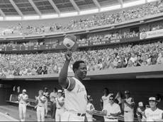 Obama rinde homenaje al legendario jugador de béisbol negro Hank Aaron