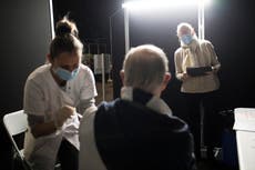 Francia: médicos recomiendan no hablar en transporte público