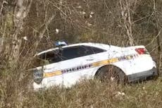 Hombre desnudo roba y estrella una patrulla en Florida