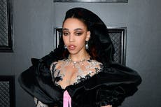 FKA Twigs afirma que Shia LaBeouf le prohibió mirar a otros hombres durante su relación