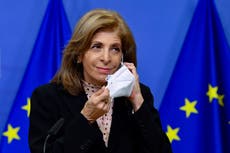 UE presiona a AstraZeneca por vacunas contra coronavirus