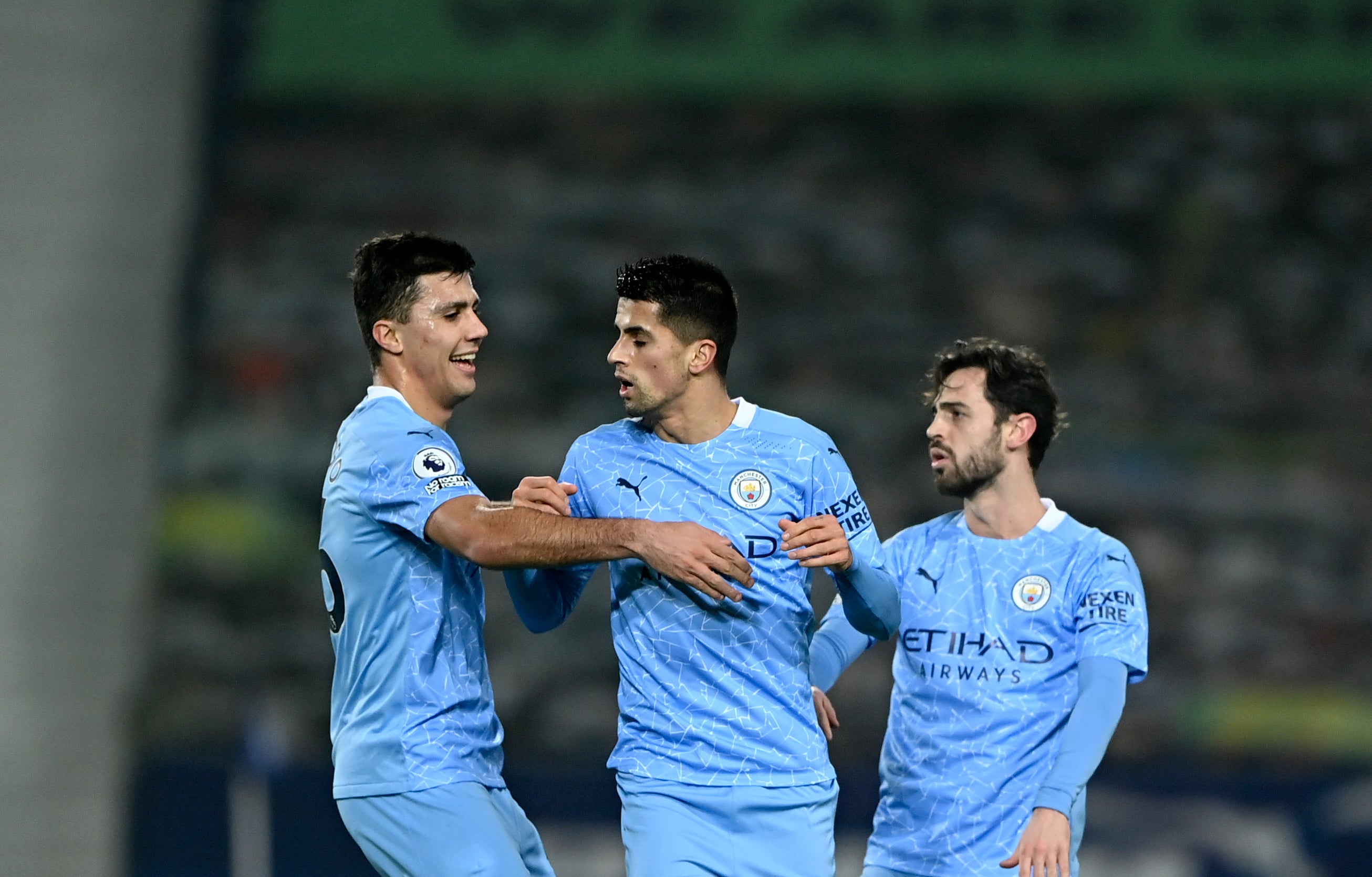 Manchester City arrolla al West Brom y asalta la cima de la Premier