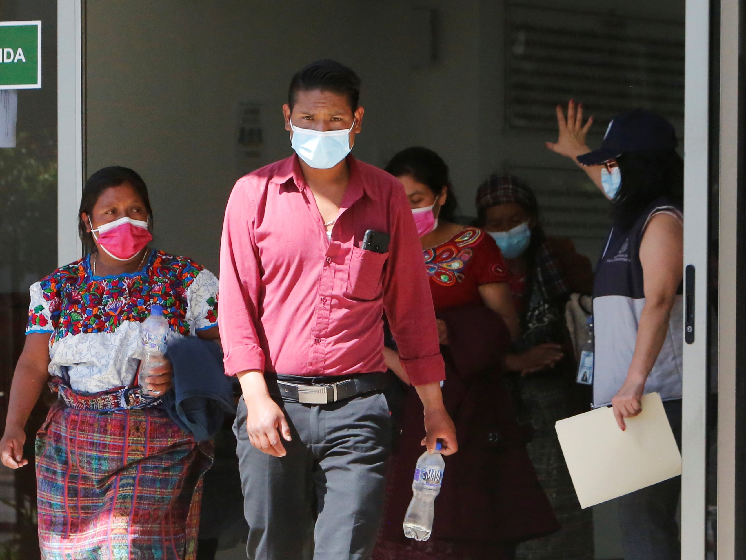 Migrantes guatemaltecos podrían estar entre los 19 cuerpos quemados encontrados en la frontera con México 