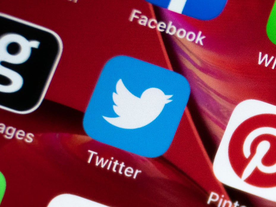 Arrestran a “troll” de Twitter por sobre votar por mensaje de texto