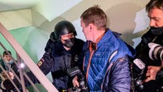 Rusia detiene a aliados de líder opositor preso Navalny