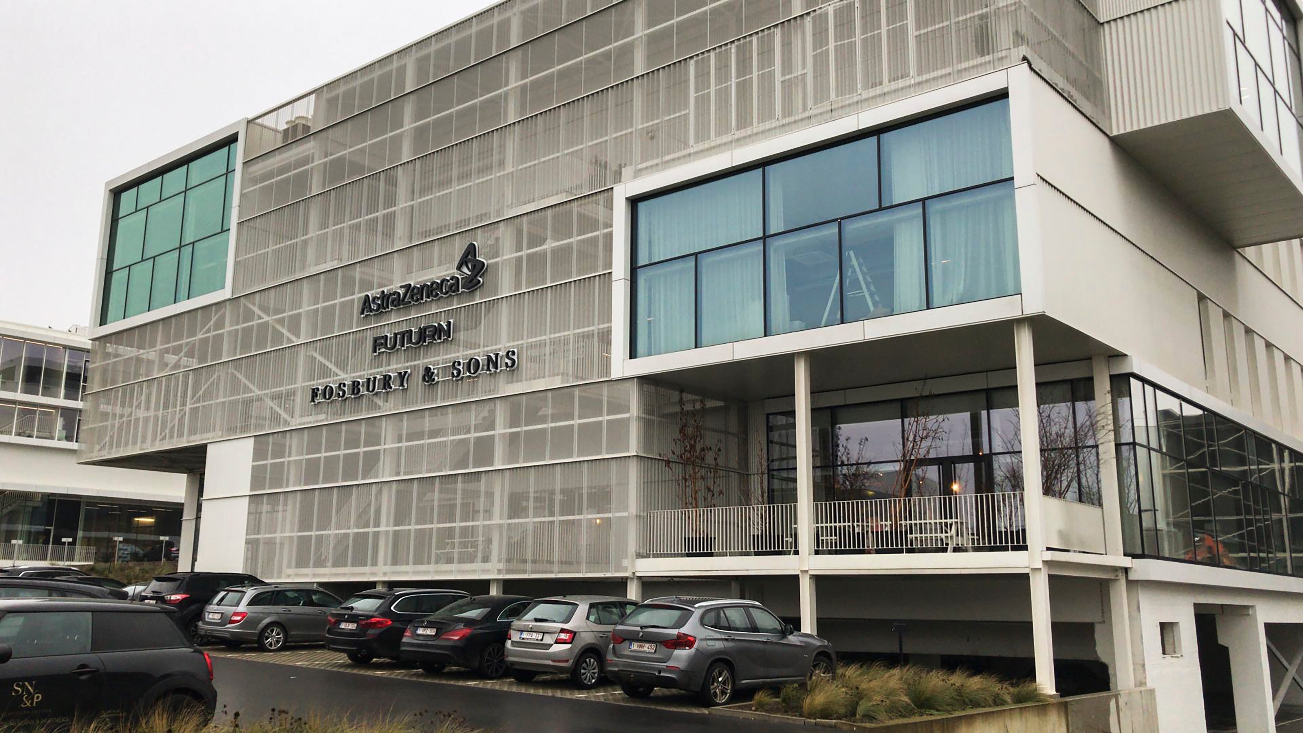 Revisan planta de vacunas en plena disputa entre UE-AstraZeneca 