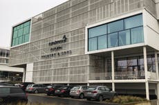 Revisan planta de vacunas en plena disputa entre UE-AstraZeneca