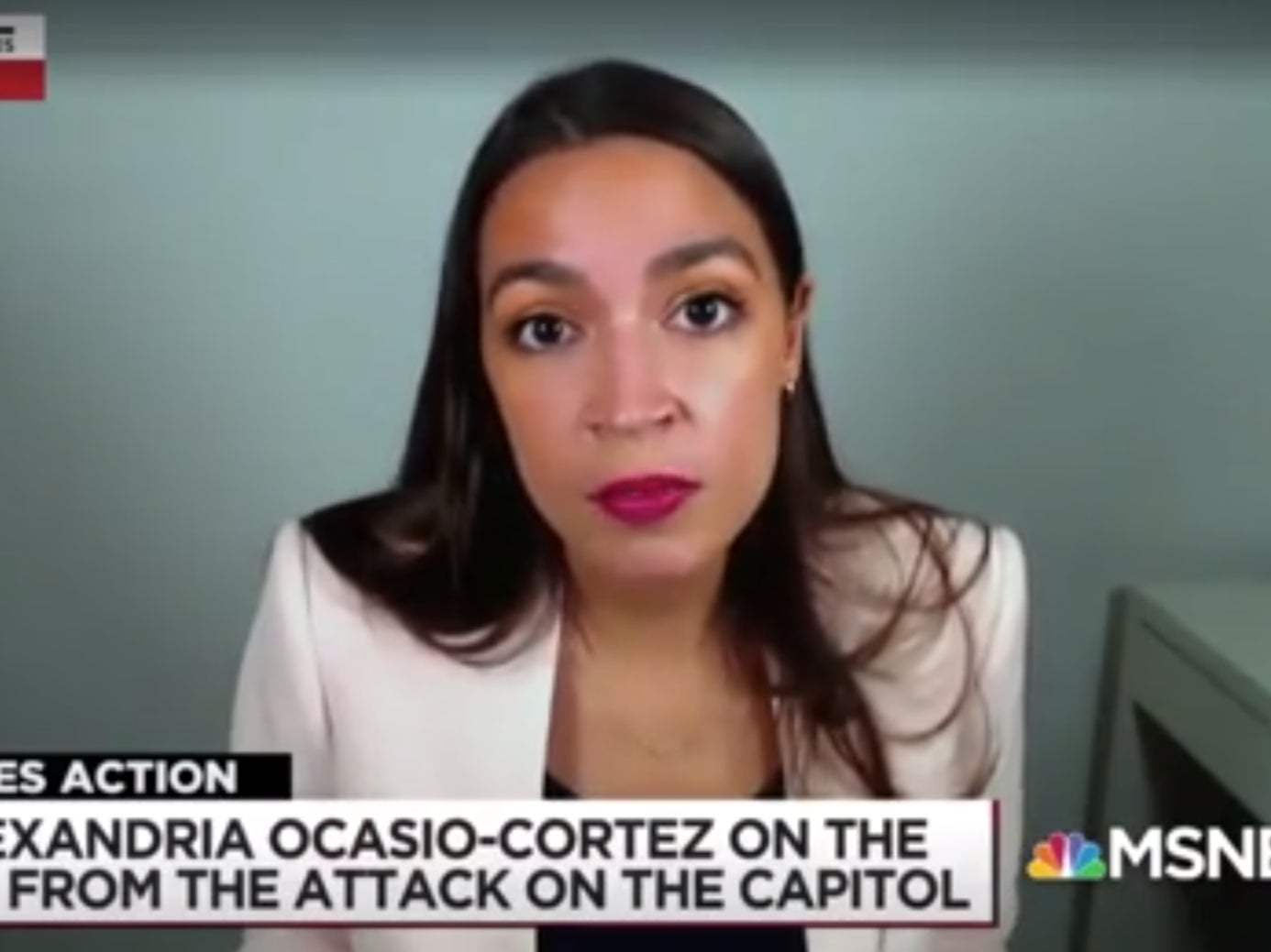 AOC: Partido Republicano está “en deuda con QAnon” 