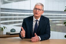 Tim Cook critica a empresas que engañan a usuarios y roban sus datos