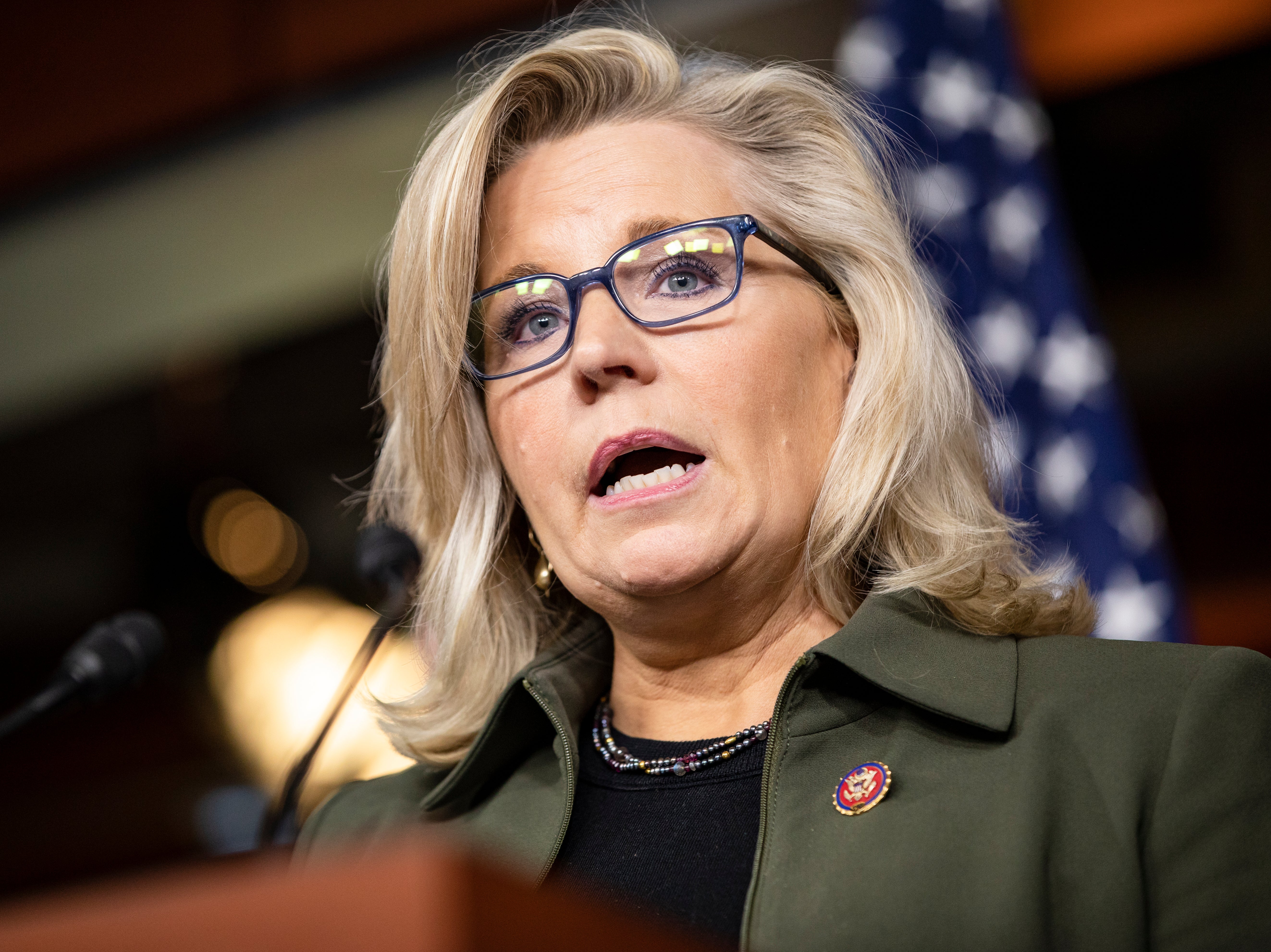 Trump quiere acabar con Liz Cheney por votar a favor del impeachment