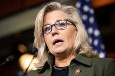 Trump quiere acabar con Liz Cheney por votar a favor del impeachment