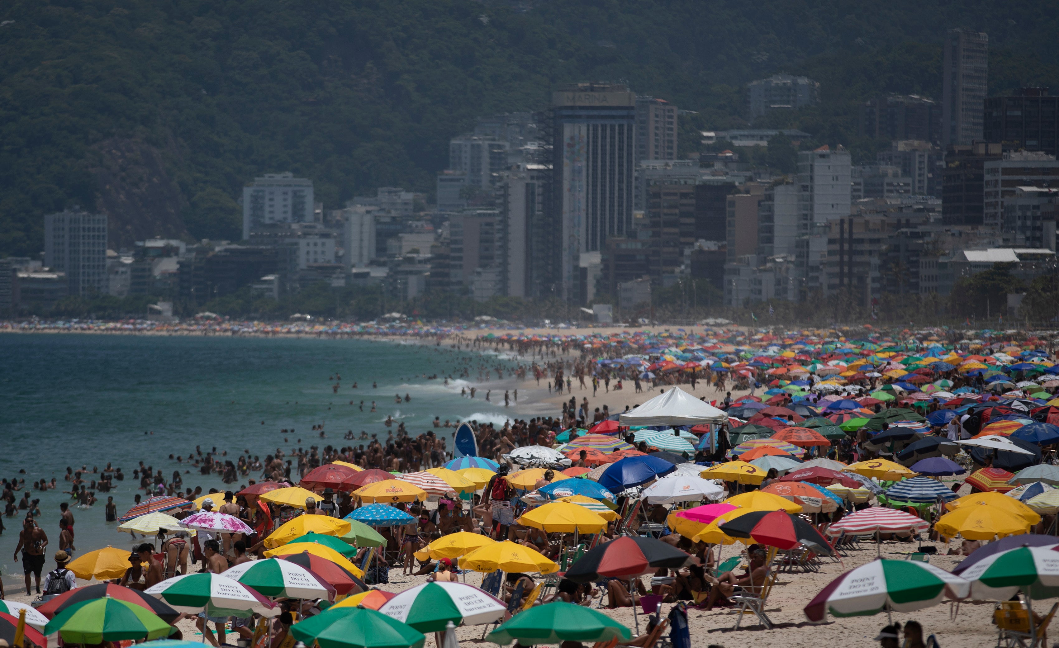 Países vecinos en Sudamérica restringen los viajes provenientes de Brasil por variante de COVID-19