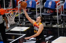 Jazz barre a Mavericks 120-101, suma 11ma victoria seguida