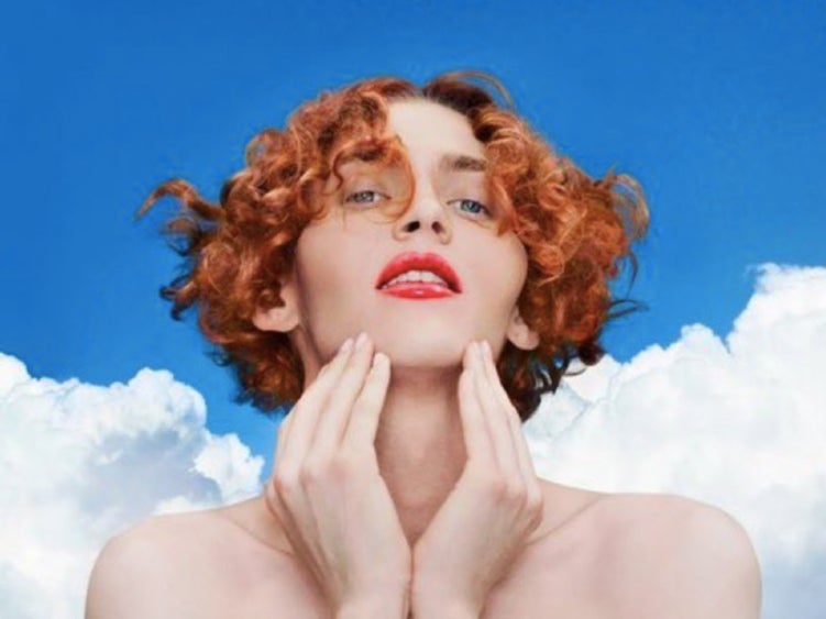 Muere en un accidente la artista escocesa SOPHIE