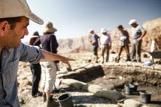 Tinte púrpura “más valioso que el oro” fue encontrado por arqueólogos israelíes en tela de la era bíblica