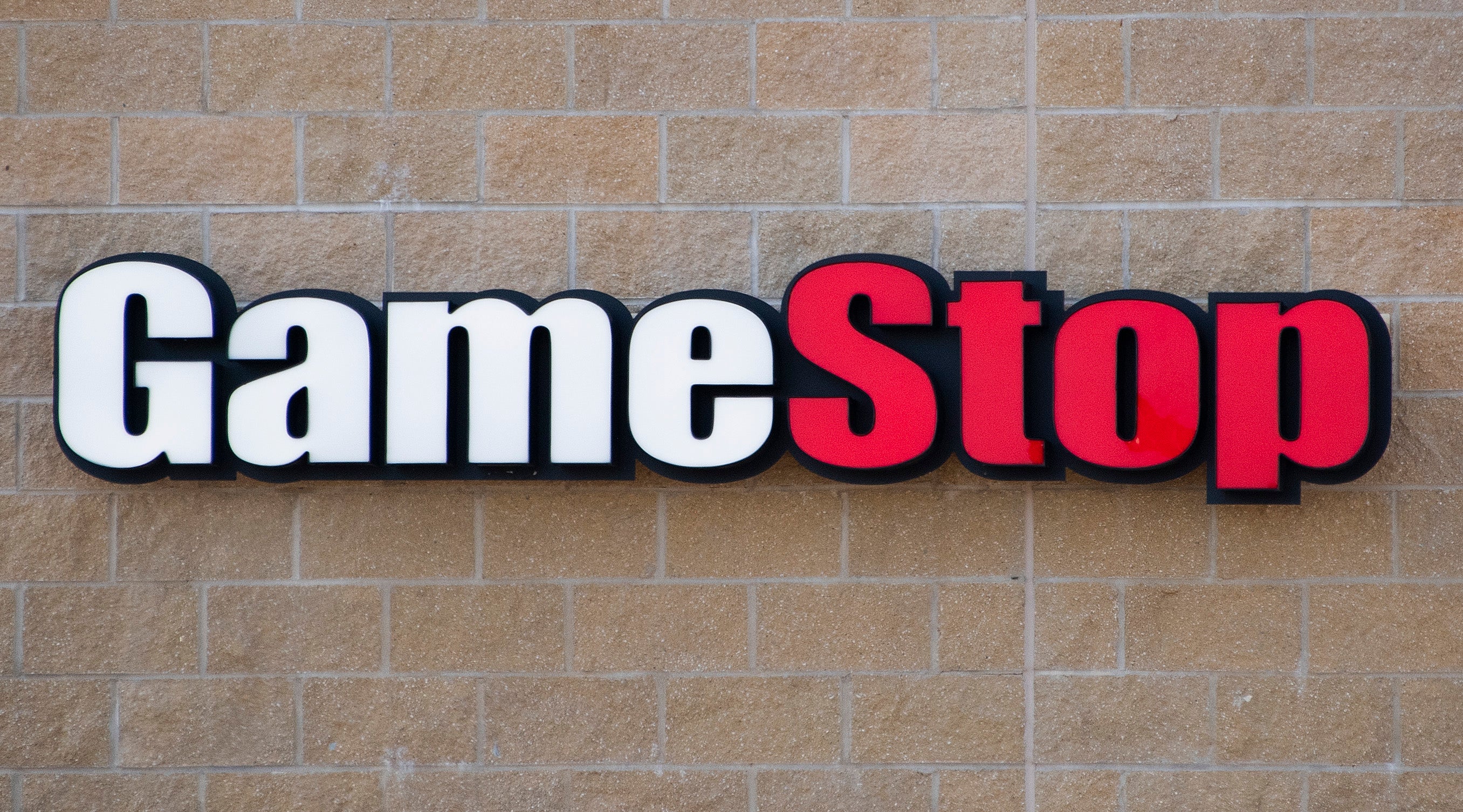 Niño obtiene rendimiento del 5.000% tras vender acciones de GameStop