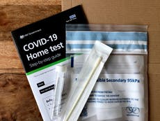 COVID: Realizan pruebas de puerta en puerta en regiones del Reino Unido para detectar la variante de Sudáfrica después de la transmisión local