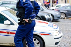 Francia: Policía pone fin a una gran fiesta sexual cerca de París