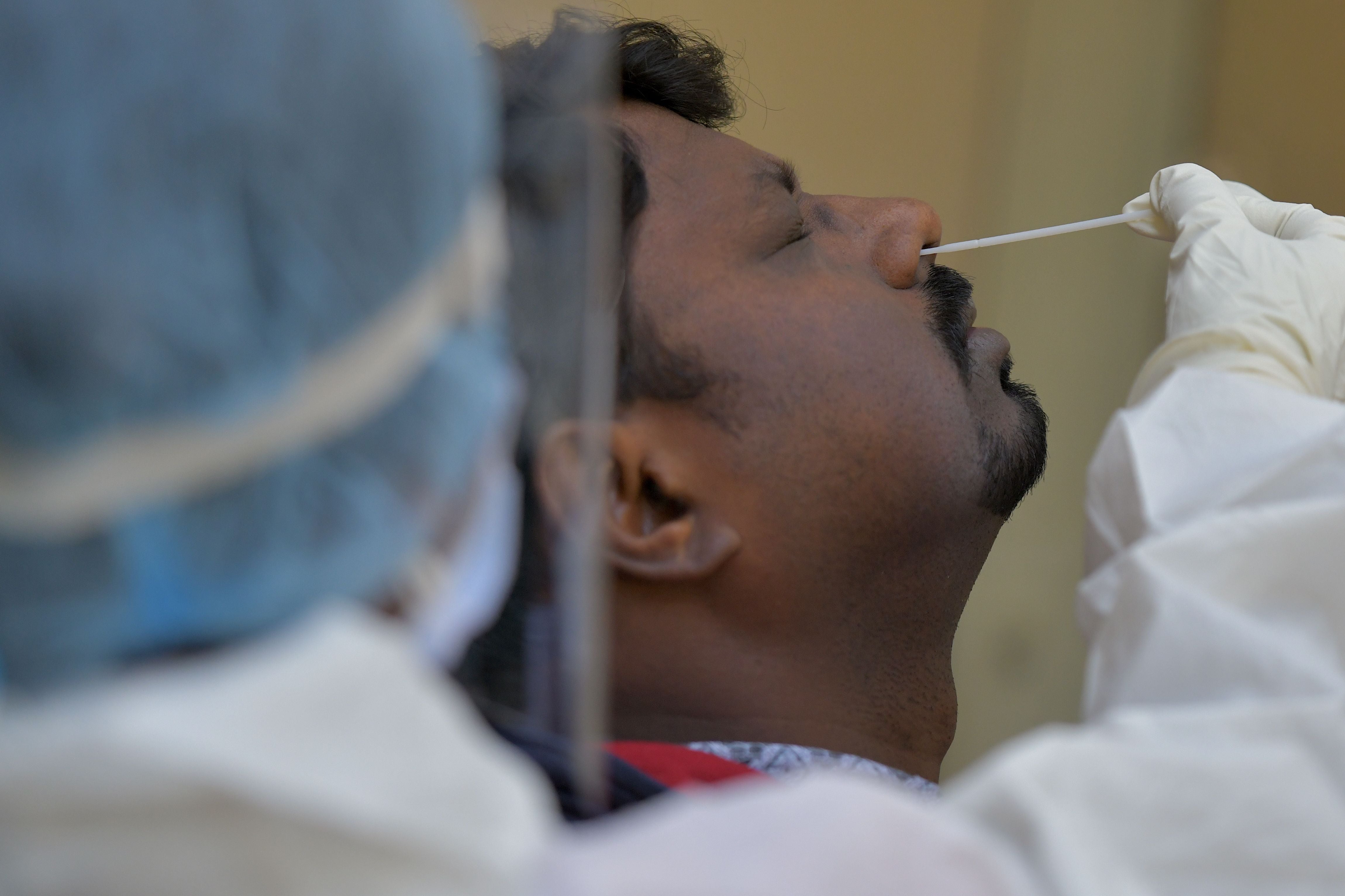 Biden aprueba 230 millones de dólares para pruebas rápidas de COVID 