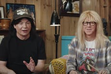 Estrellas de “Wayne’s World” se reúnen para comercial del Super Bowl