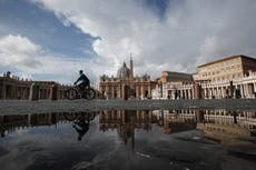 Papa Francisco denuncia la violencia que sufren las mujeres y exige mayor protección