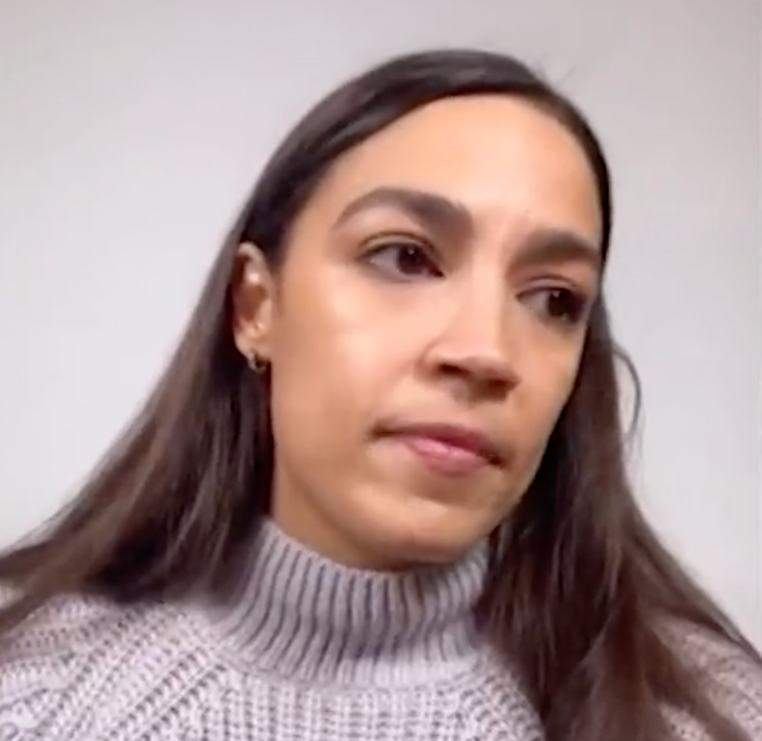 AOC revela cómo huyó de la turba del Capitolio que quería matarla