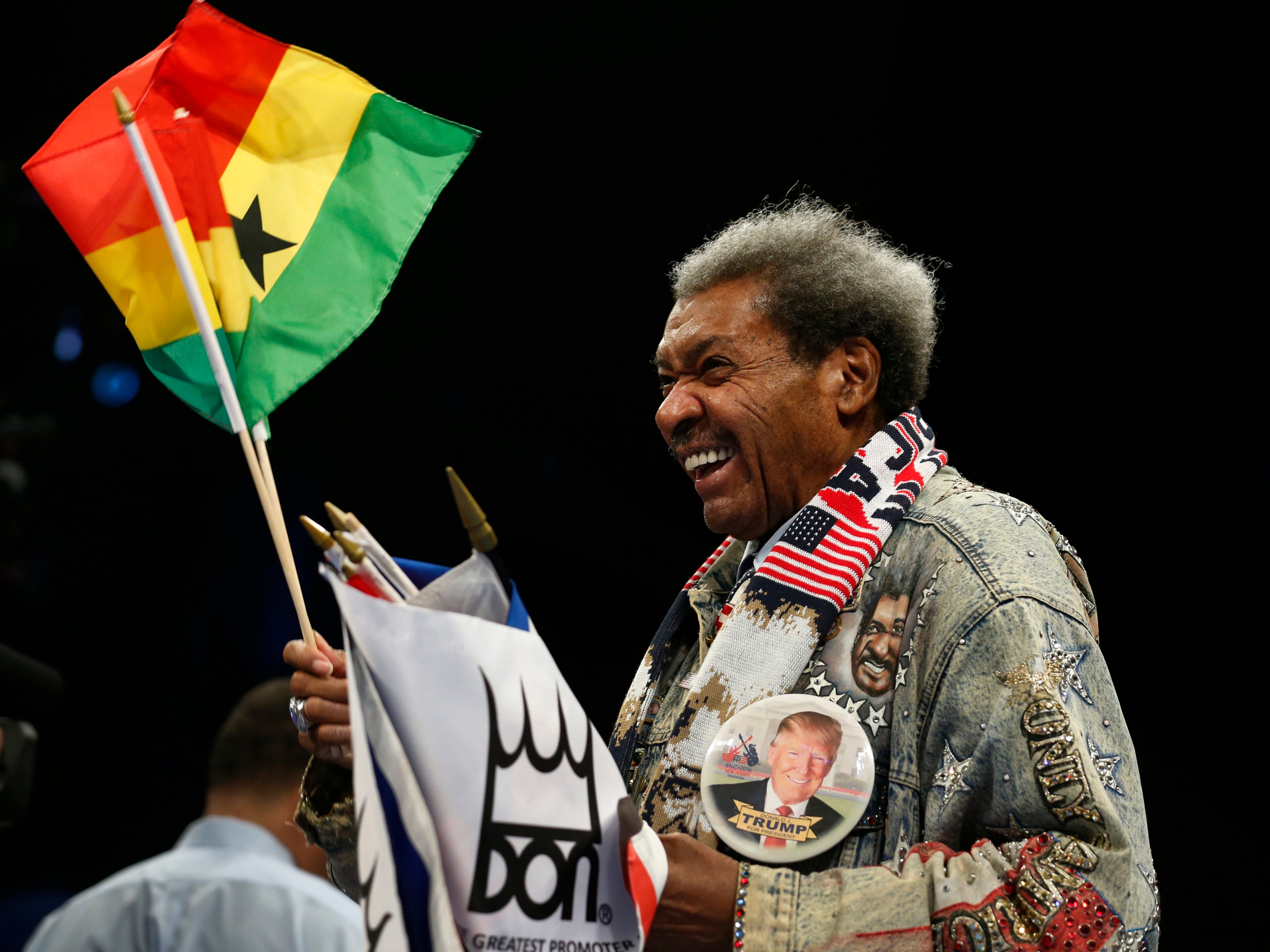 Don King gobierna en el mundo paralelo del caos cómico de la AMB del boxeo