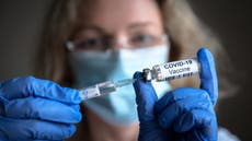 Estados Unidos aplica 1.3 millones de vacunas de COVID-19 cada día