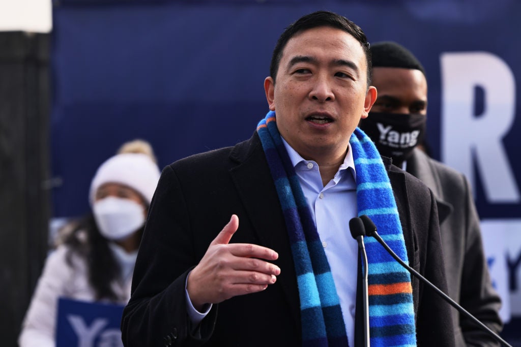 Andrew Yang da positivo por COVID-19 y continuará su campaña por la alcaldía de Nueva York virtualmente