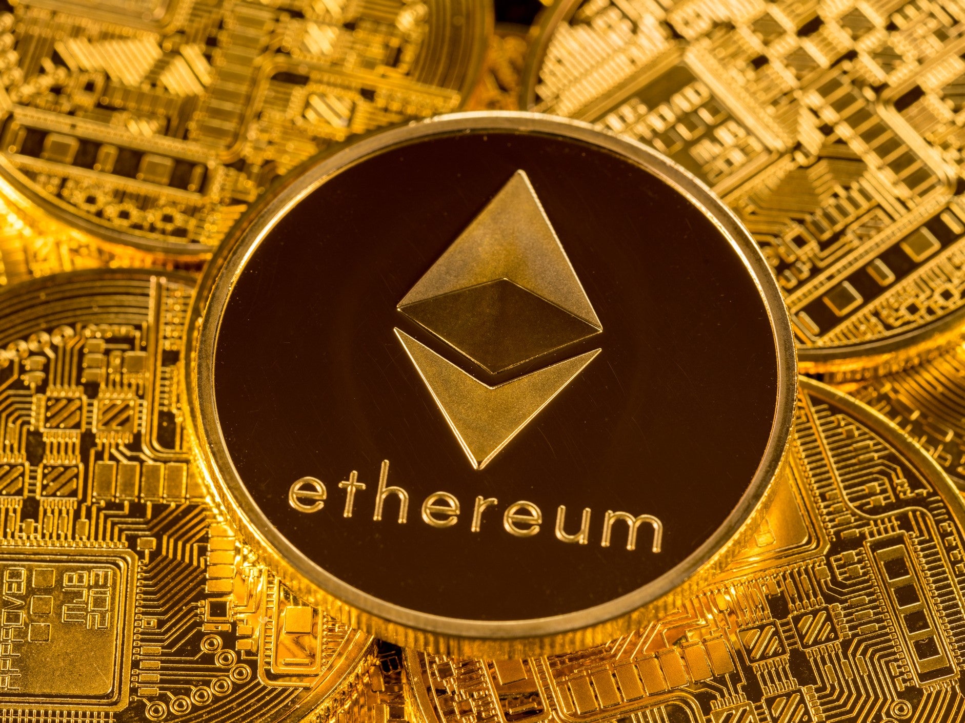 El precio de Ethereum alcanza un máximo histórico en medio de la crisis de liquidez de las criptomonedas