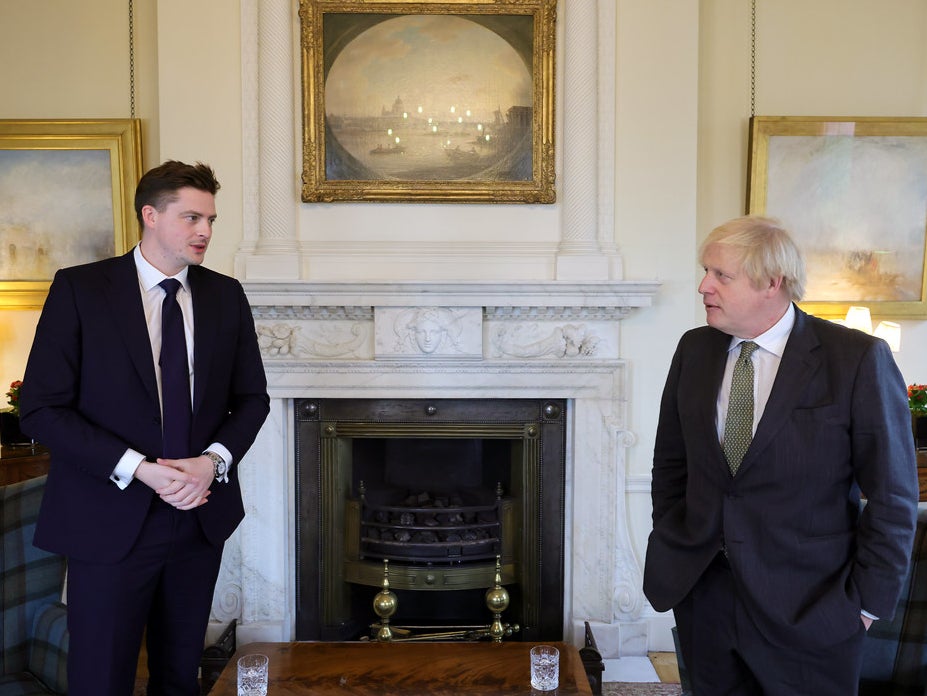 Boris Johnson ha nombrado al Dr. Alex George como embajador de salud mental juvenil