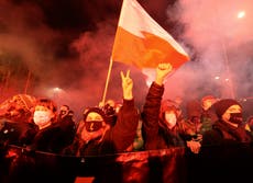 Activistas en Polonia reúnen firmas para impulsar ley que permita legalizar el aborto