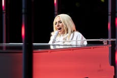 Lady Gaga revela que un miembro de su familia fue hospitalizado por COVID-19