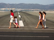 Anuncian nuevos vuelos  Gibraltar a partir de mayo, pese a la prohibición de vacaciones