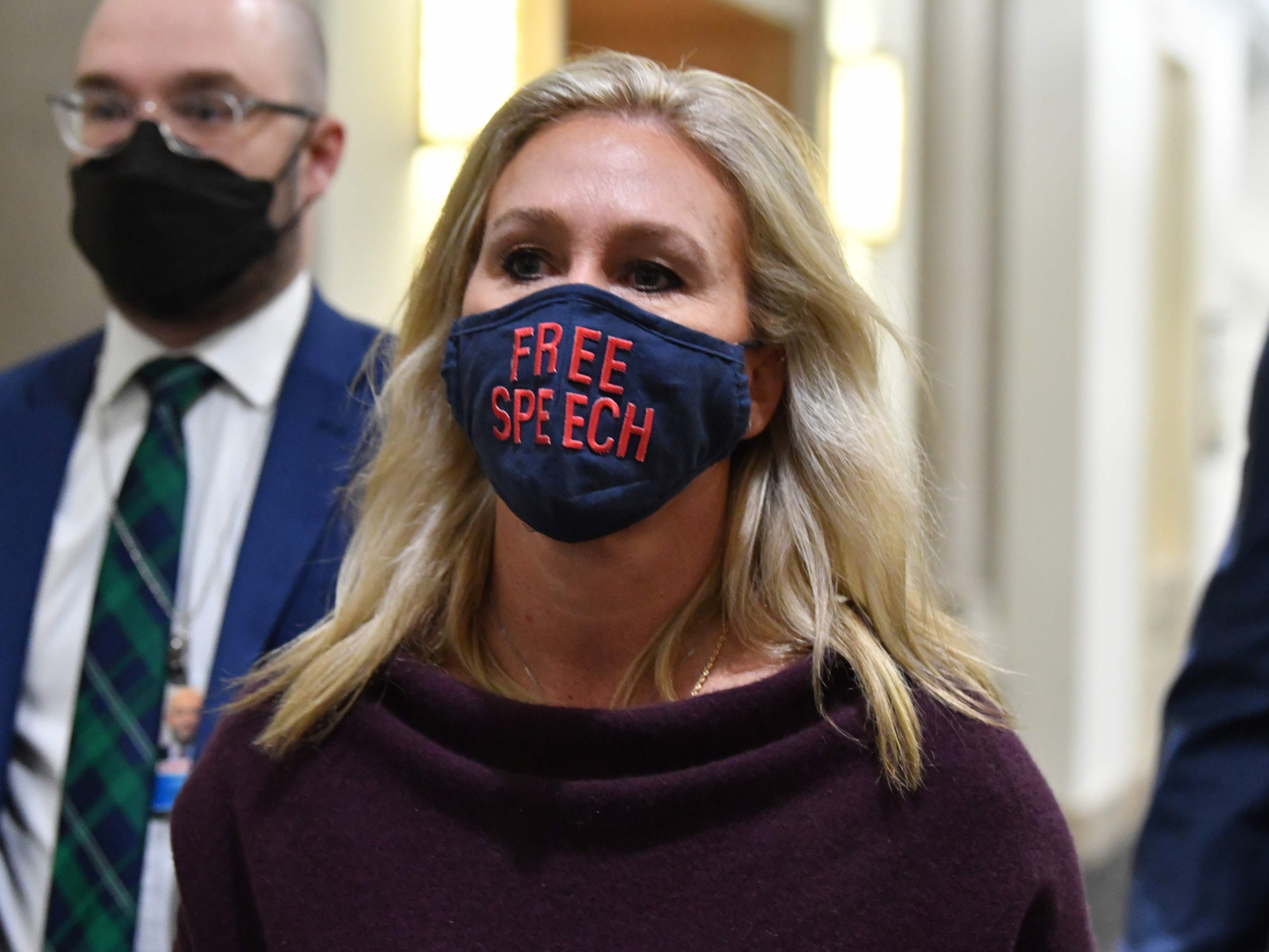 Marjorie Taylor Greene dice que despertó “riéndose de los demócratas” mientras exigen su expulsión 