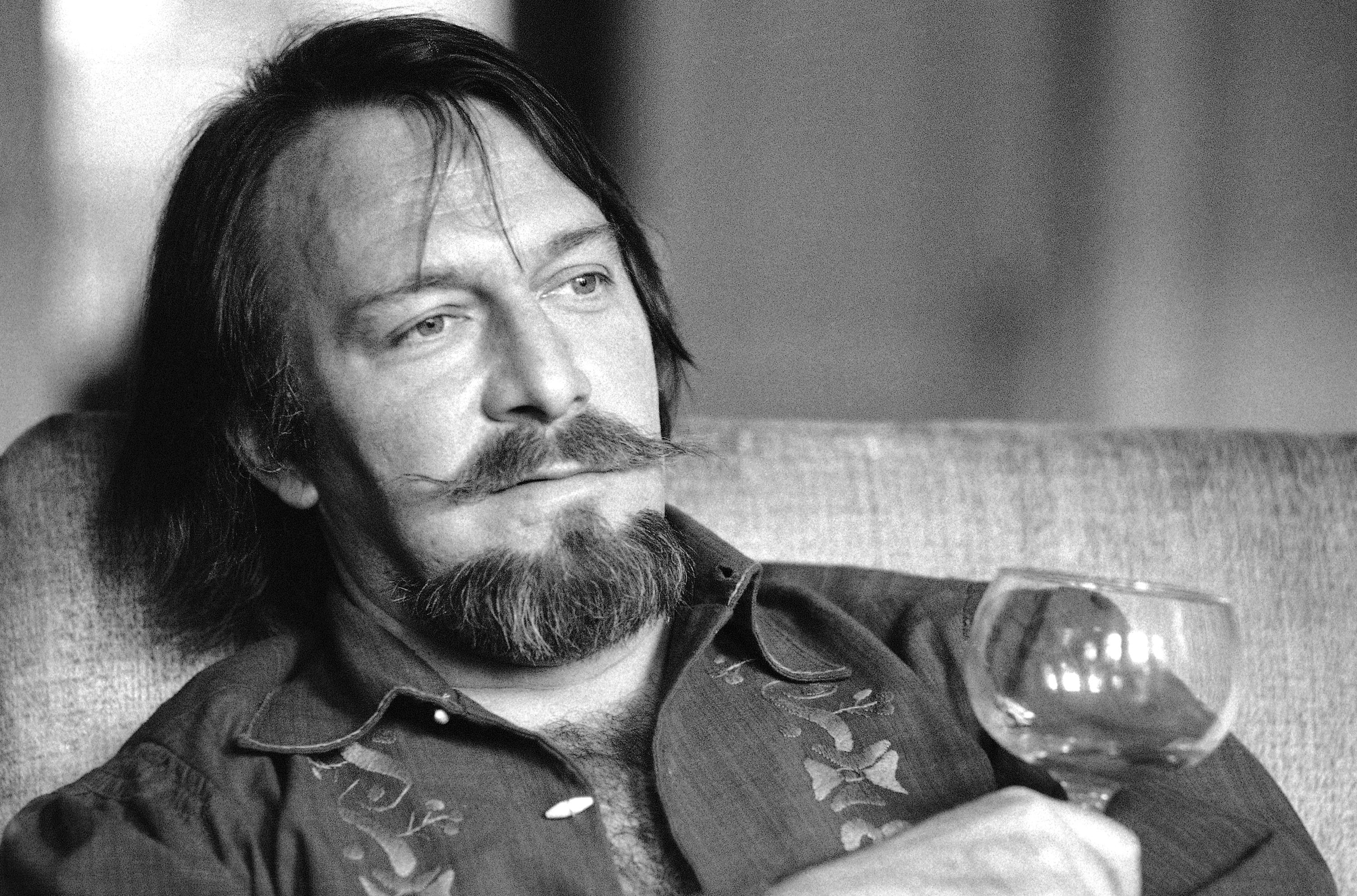 Helen Mirren y Chris Evans rinden homenaje a Christopher Plummer