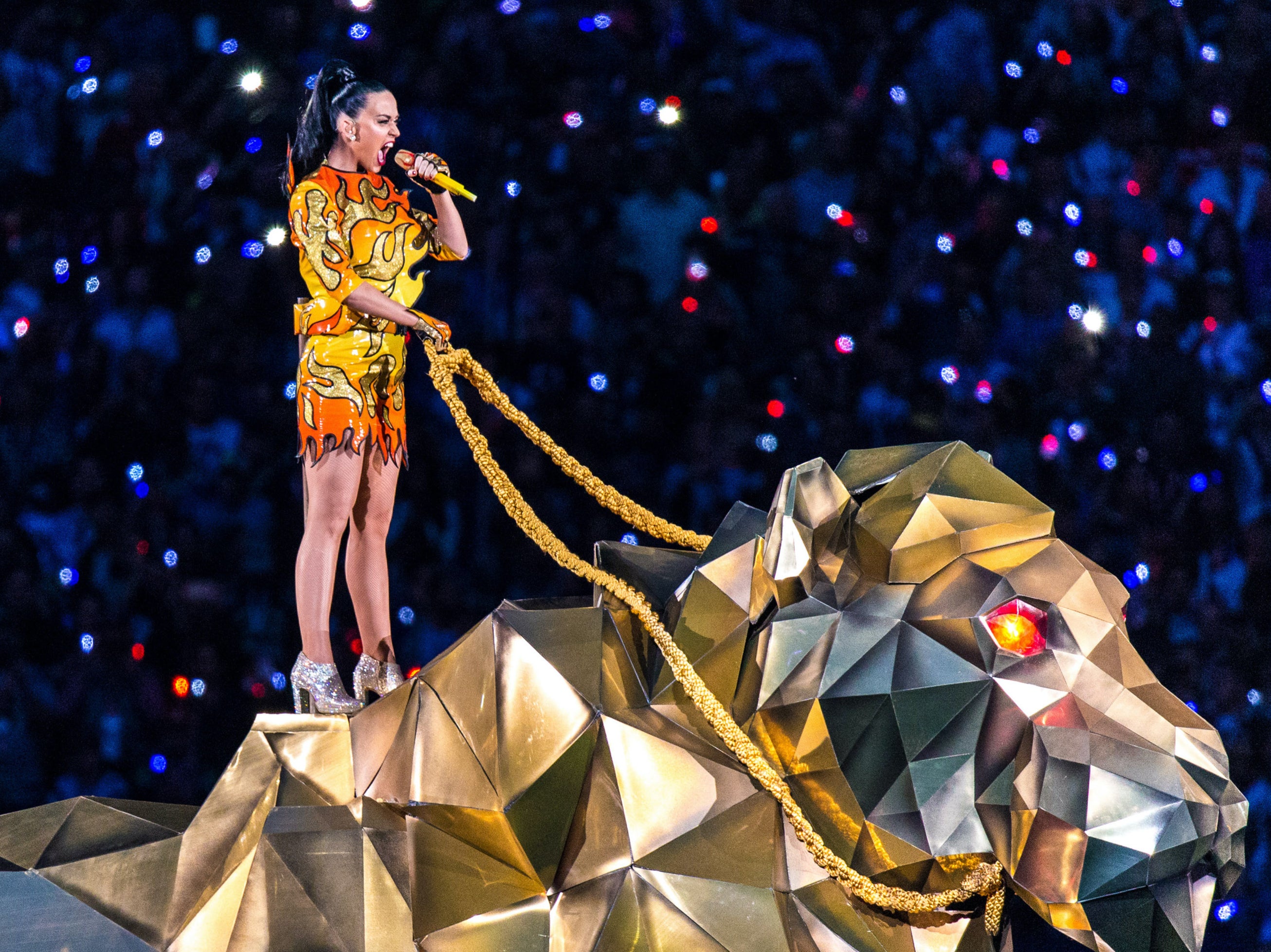 Katy Perry actúa en el Super Bowl del 2015