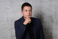 Policía reporta el asesinato de un joven de 22 años tras ser perseguido y atacado a puñaladas