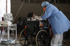 COVID-19: Sudáfrica detiene el uso de la vacuna AstraZeneca después de que ensayo mostrara una “protección mínima” contra la nueva variante