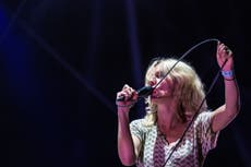 Ellie Rowsell de Wolf Alice acusa a Marilyn Manson de filmar su falda con una GoPro