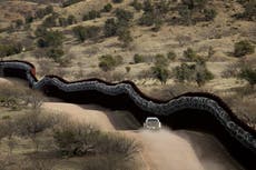 “Una zona de guerra”: se envía a migrantes heridos en el muro fronterizo de Trump de regreso a México sin ayuda médica