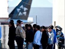 ICE desafía a Biden y deporta a niños solicitantes de asilo a Haití mientras enfrenta el caos político