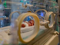 Bebé recién nacido muere después de recibir gas en lugar de oxígeno