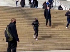 Video de Kamala Harris haciendo ejercicio en escalinatas del Lincoln Memorial se hace viral