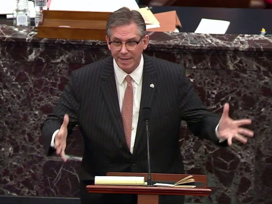 “La carrera de este tipo va a desaparecer”: Abogados de Trump se enfrentan el uno contra el otro